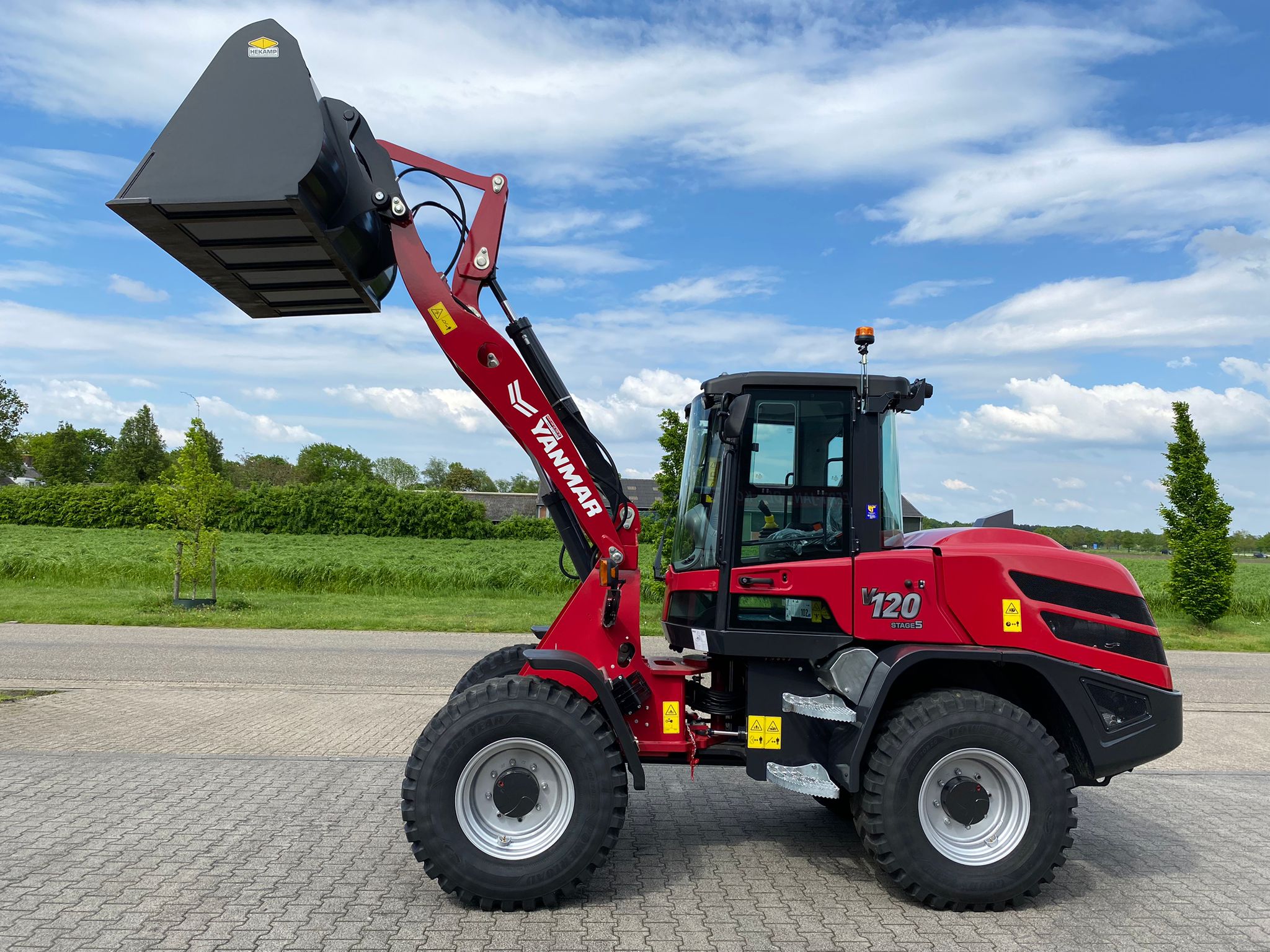 Wiellader Yanmar V120-5